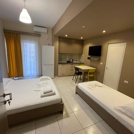 Eliona Apartments Sarandë Esterno foto