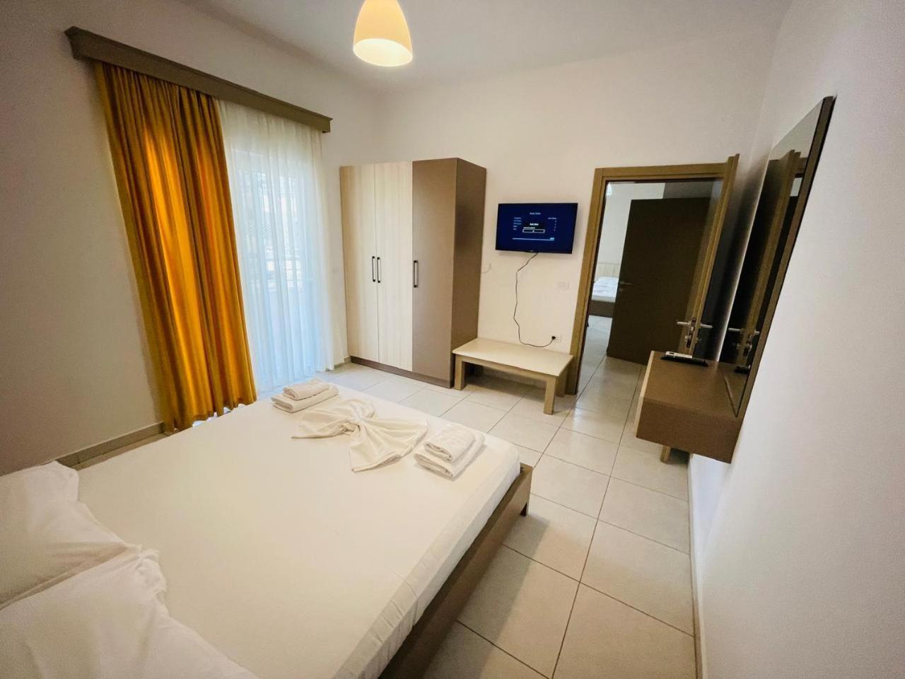 Eliona Apartments Sarandë Esterno foto