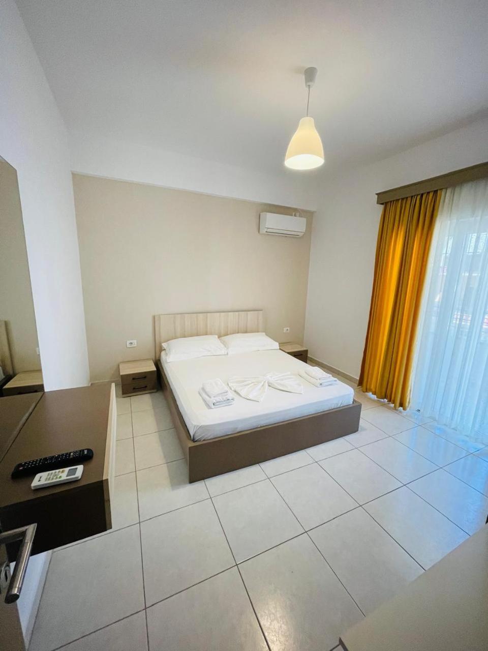 Eliona Apartments Sarandë Esterno foto