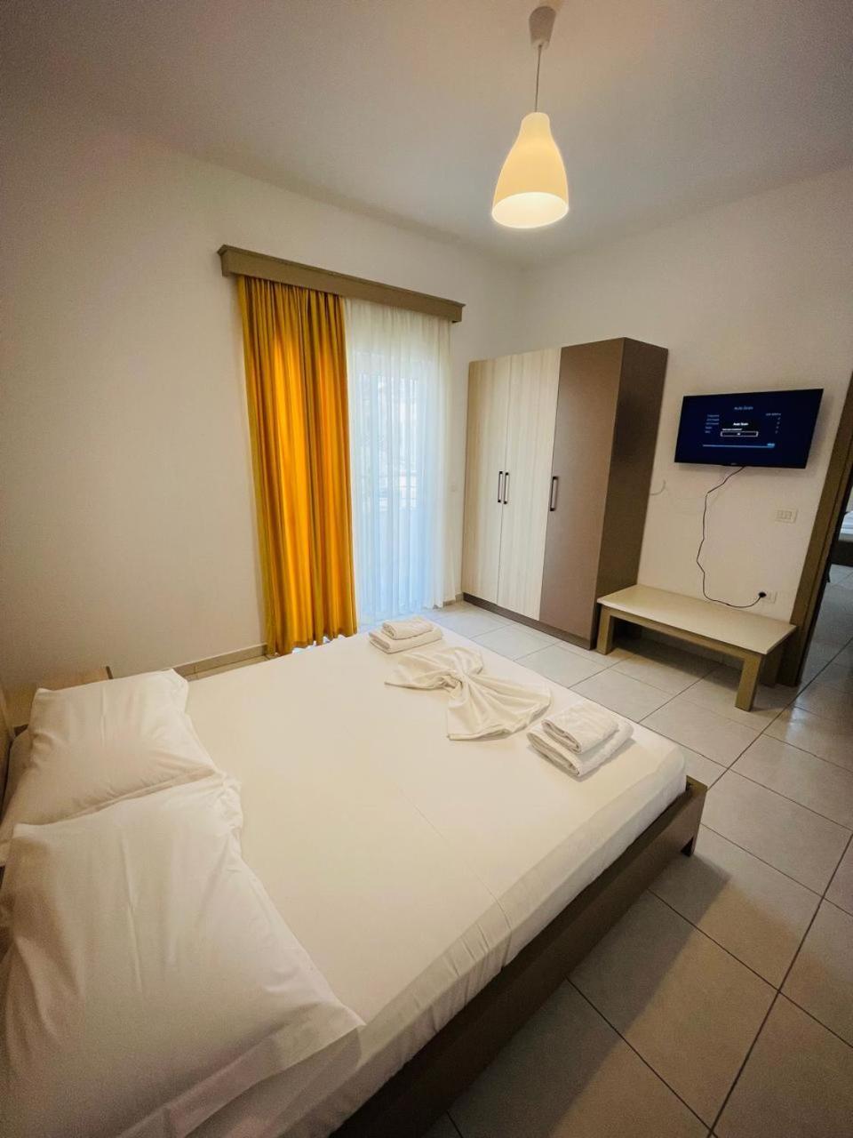 Eliona Apartments Sarandë Esterno foto