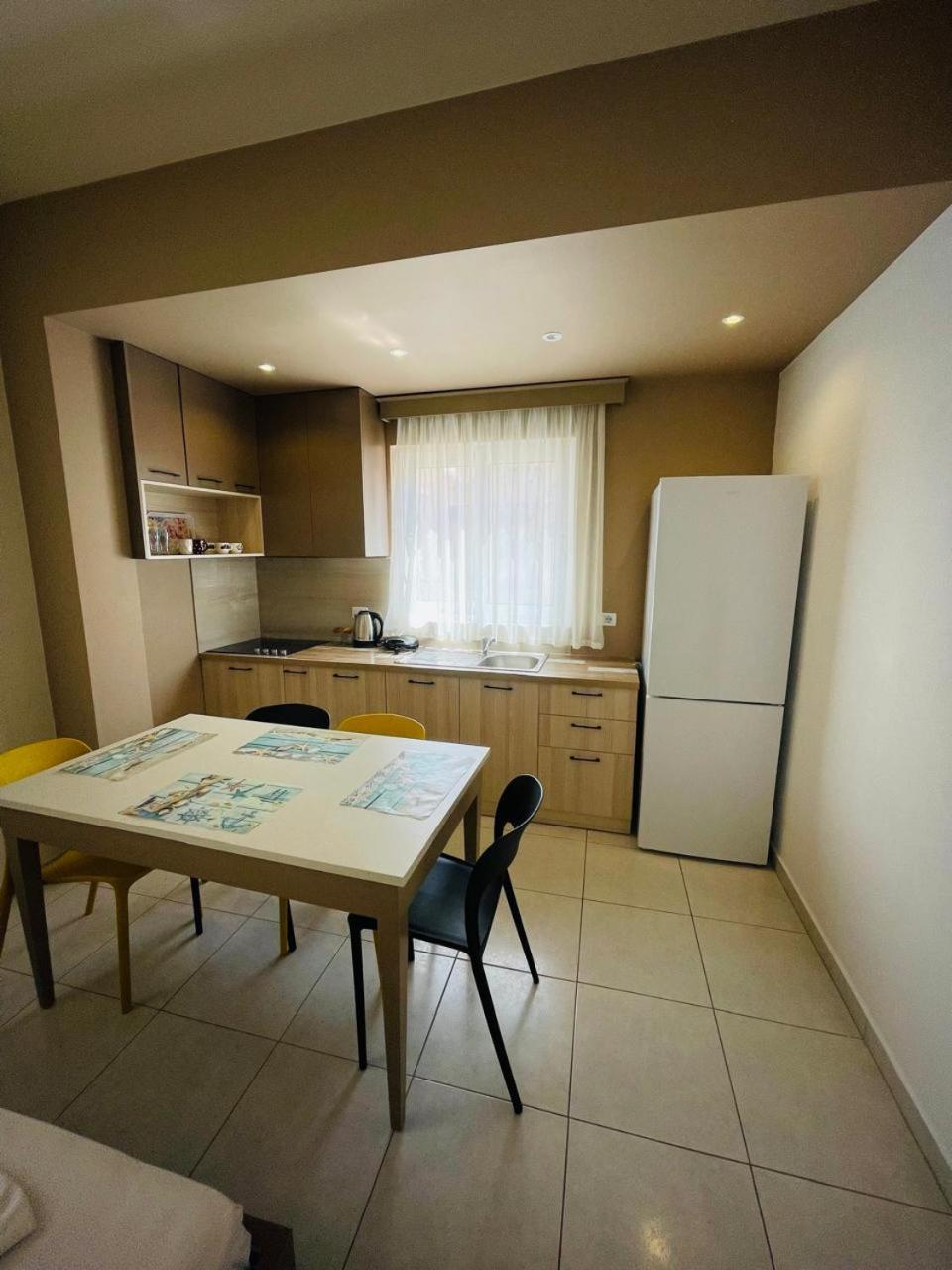 Eliona Apartments Sarandë Esterno foto