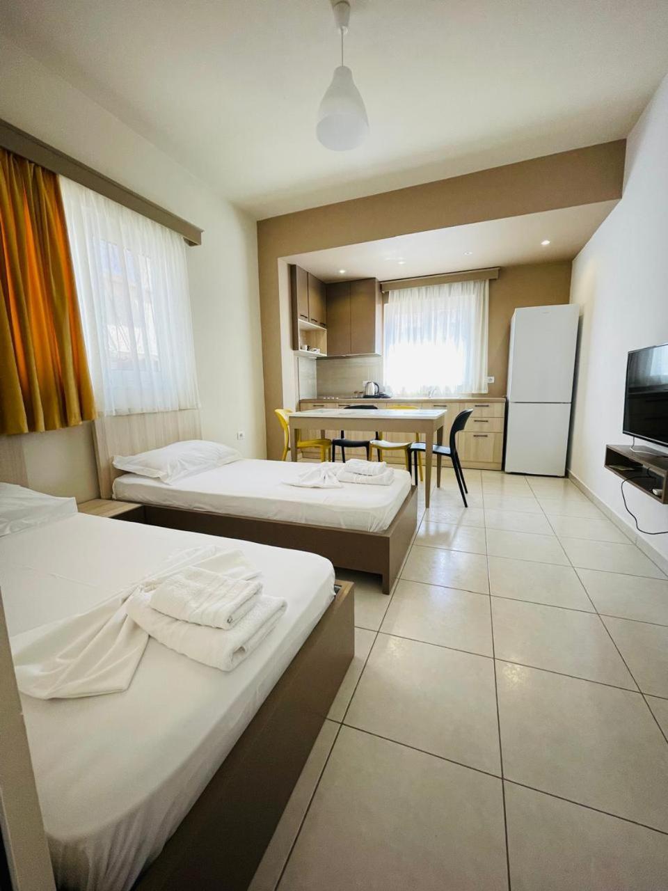 Eliona Apartments Sarandë Esterno foto