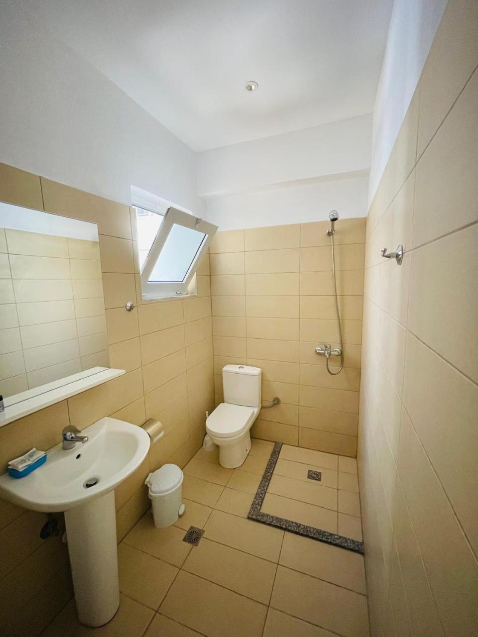 Eliona Apartments Sarandë Esterno foto