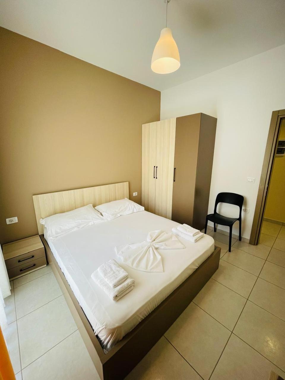 Eliona Apartments Sarandë Esterno foto